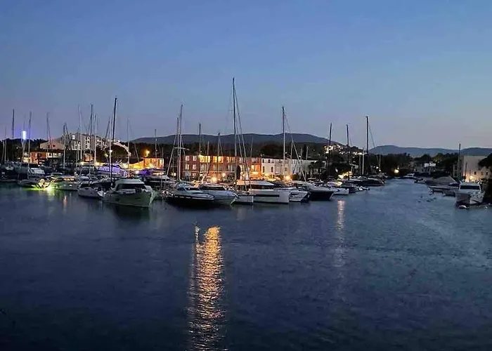 Le Petit Mouillage, A 100 M De La Grimaud